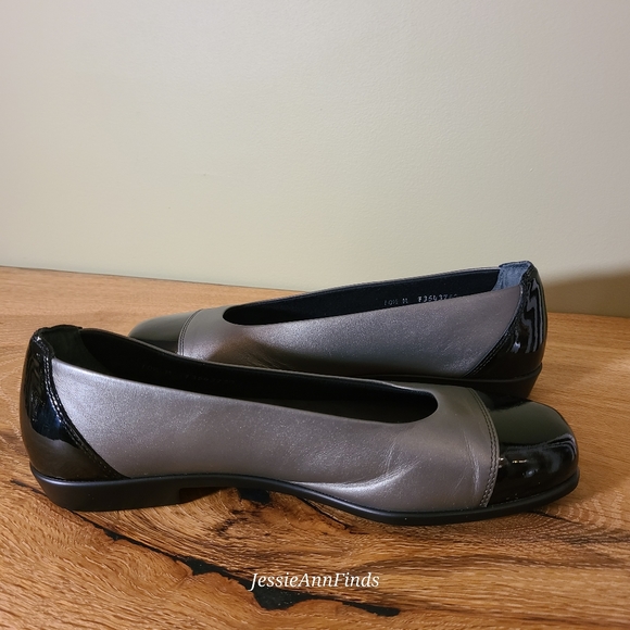 SAS Coco Silver Black Leather Slip-on Loafer Flats, Size 10.5 - Picture 11 of 13